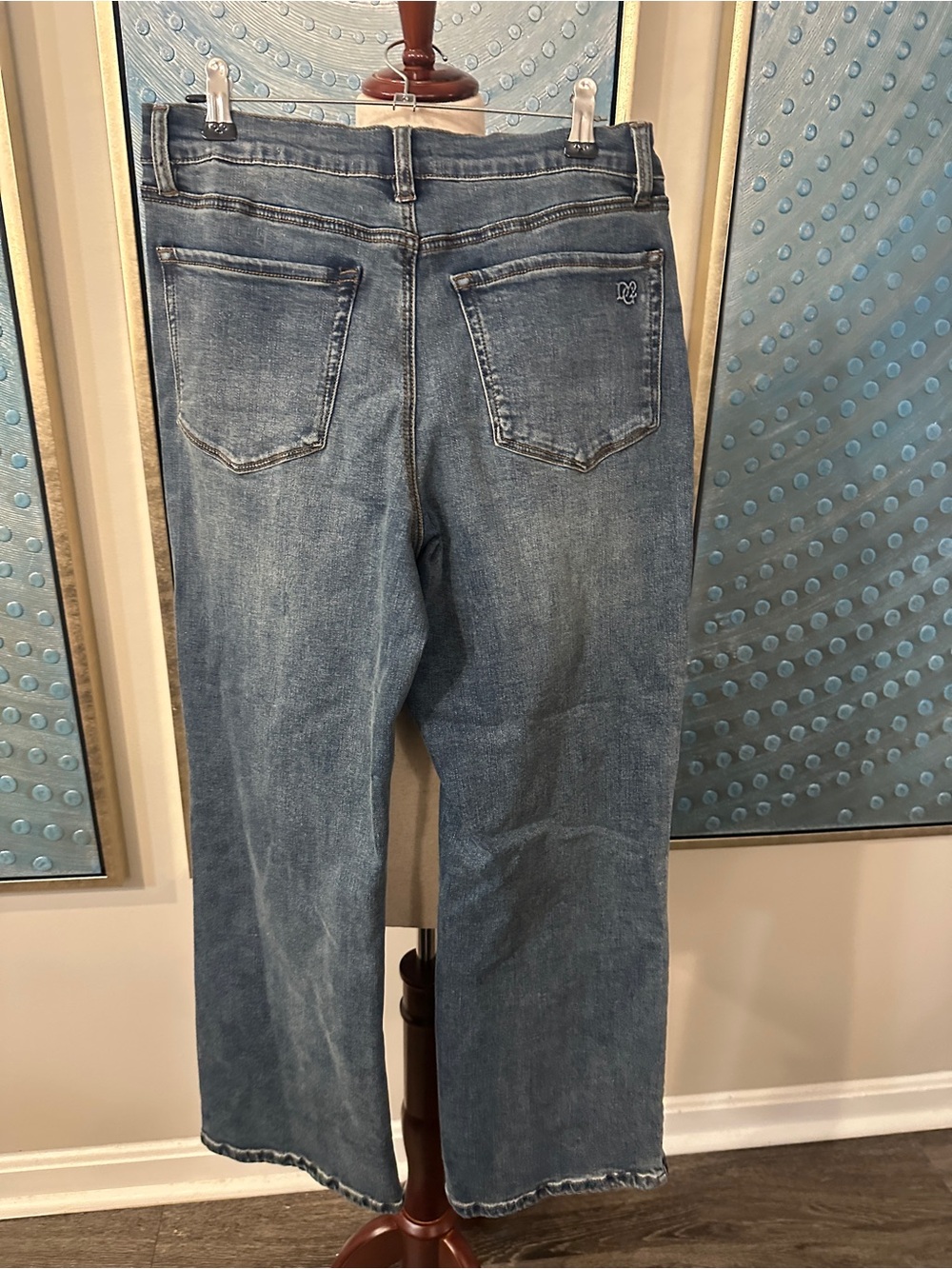 DG2 by Diane Gilman Straight-Leg Jeans in Light/Medium Denim Blue
